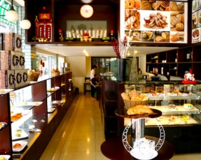 Thưởng Thức Các Loại Bánh Tại Diao Healthy Bakery & Cafe